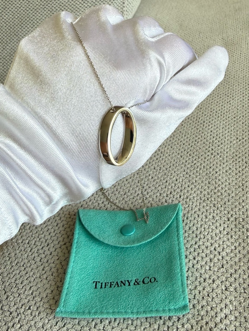 Authentic Tiffany & Co 925 Sterling Silver Oval pendant necklace - Picture 3 of 8